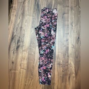 Lululemon 7/8 length Tights with Pockets